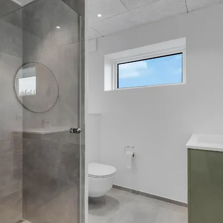 Cozy In With Private Swimming Pool, Be Inside Or Outside Holiday home