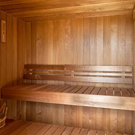 Dom wakacyjny Lovely In With Sauna *