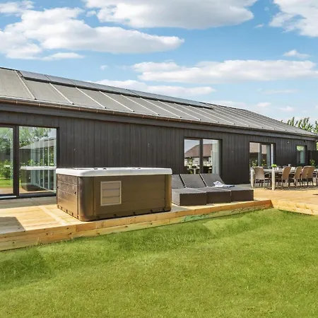 Holiday home Cozy In With Private Swimming Pool, Be Inside Or Outside